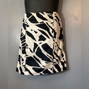 New York & Company Black and White Abstract Skirt